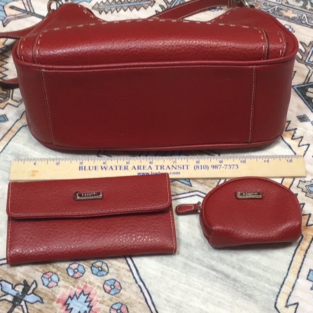 ๐น ROSETTI Red Pebble Faux Leather Secret Compartment with Wallet and Coin Purse - Picture 7 of 16
